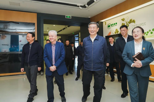 广东省人大常委会党组副书记黄宁生调研完美