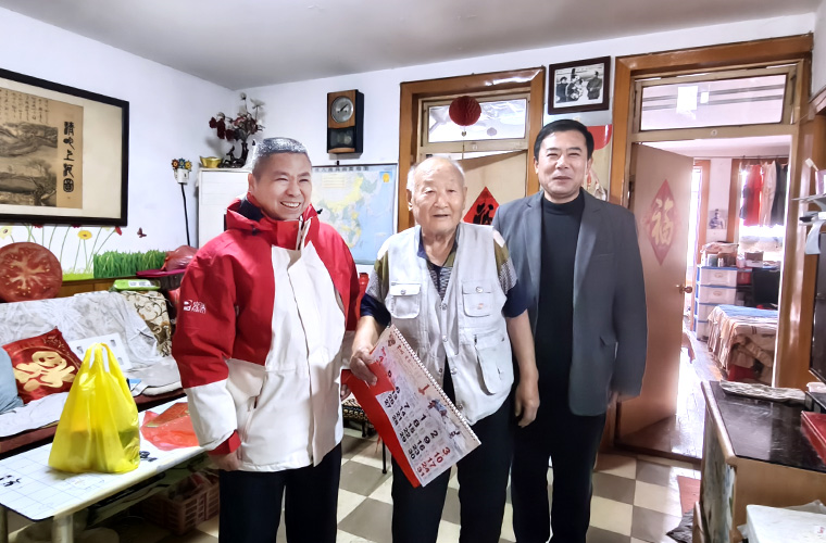 岁寒送暖显担当 企社共建传温情 ——完美青岛分公司开展元旦走访慰问社区困难党员活动