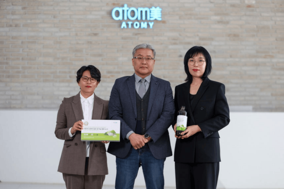 荣耀时刻！艾多美发酵诺丽果汁荣获韩国“IR52蒋英实奖”