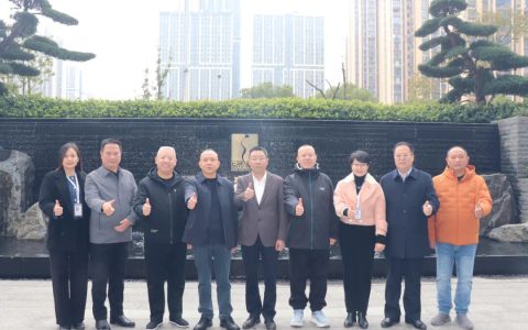 益阳市政协副主席邓象庭一行莅临绿之韵中心走访调研