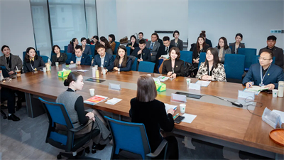 绿之韵集团2026高端商务礼仪培训暨红酒品鉴会圆满举行