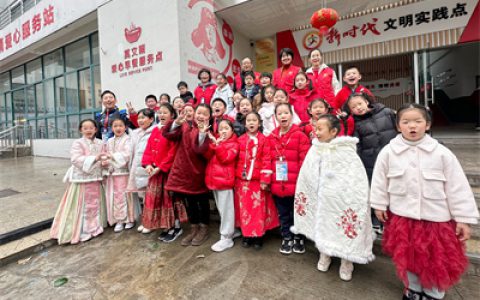 安惠陆汉萍参与双节公益活动 践行雷锋精神暖人心