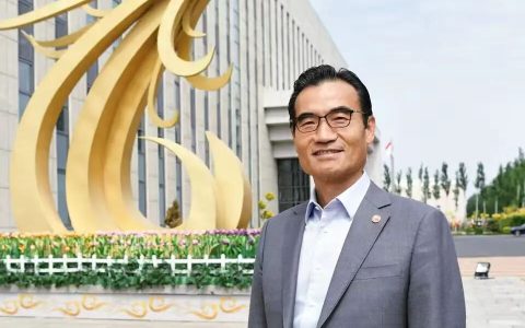 和治友德韩金明：扎根促发展 履职显担当