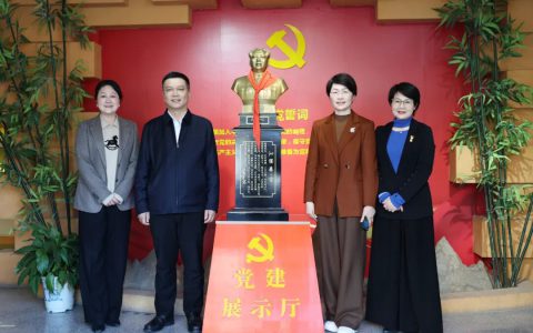 浏阳经开区党工委书记孟立祥一行莅临绿之韵集团调研