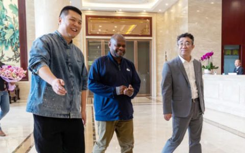 瓦努阿图共和国渔业海洋海事部长考察吉美