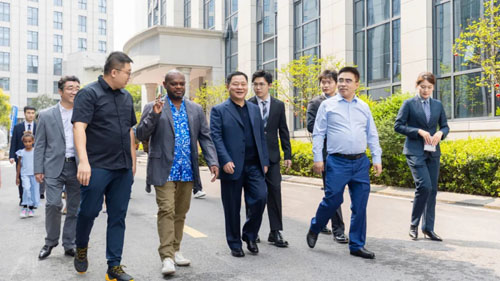 瓦努阿图共和国渔业海洋海事部长考察吉美