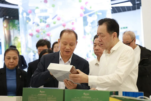 江苏省政协副主席杨岳一行莅临安发生物考察