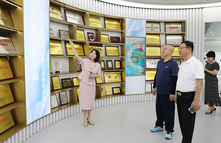 校企合作 共育英才丨湖南艺术职业学院党委书记李越胜一行莅临绿之韵中心调研