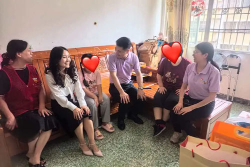 完美益家爱心守护 情暖“六一”关爱成长