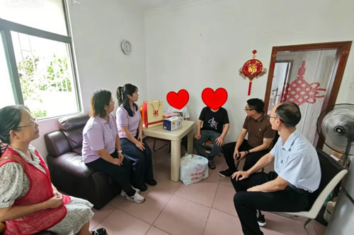 完美益家爱心守护 情暖“六一”关爱成长