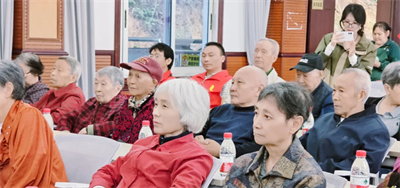 圃美多乐活走进南岸区社会福利中心开展敬老慰问公益活动