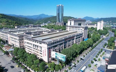 科技铸匠心 鲜叶焕茶香——实地探访理想华莱万隆黑茶产业园初制加工车间