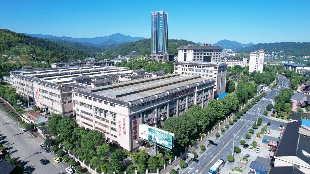 科技铸匠心 鲜叶焕茶香——实地探访理想华莱万隆黑茶产业园初制加工车间