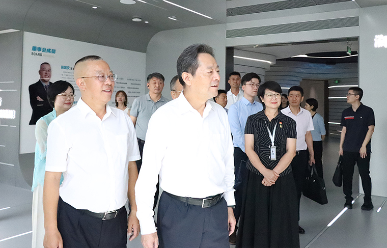 湖南省政协副主席虢正贵一行莅临绿之韵集团调研