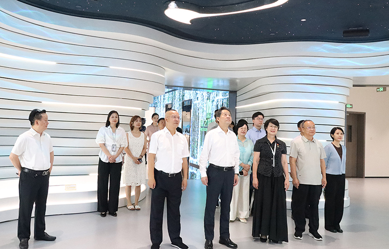 湖南省政协副主席虢正贵一行莅临绿之韵集团调研
