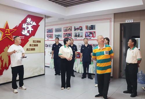 绿之韵集团党委开展“八一”主题慰问活动
