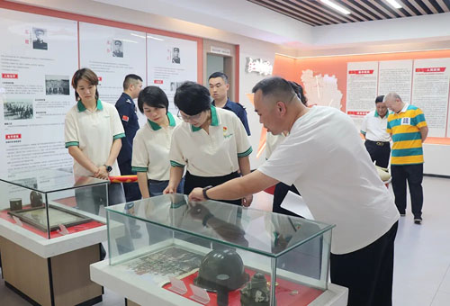绿之韵集团党委开展“八一”主题慰问活动