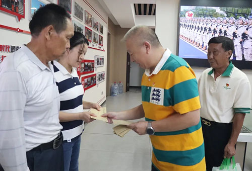 绿之韵集团党委开展“八一”主题慰问活动