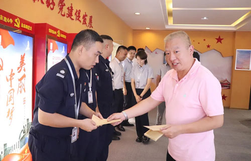 绿之韵集团党委开展“八一”主题慰问活动