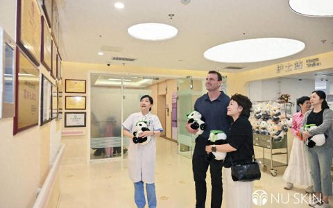 爱心企业守护童心！如新集团赴蓉看望先心病救助患儿