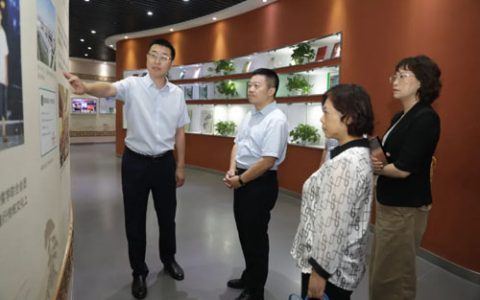 四川省内江市人大常委会副主任到新时代交流