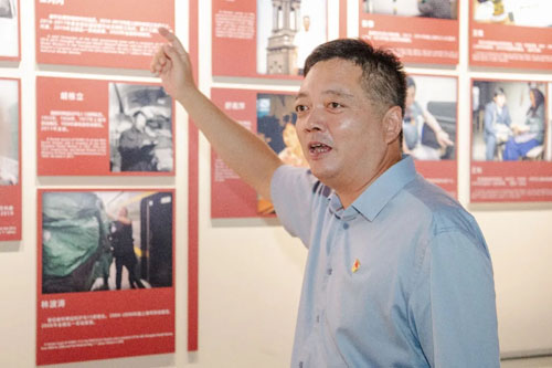 汲取奋进力量 春芝堂党员骨干与劳模面对面
