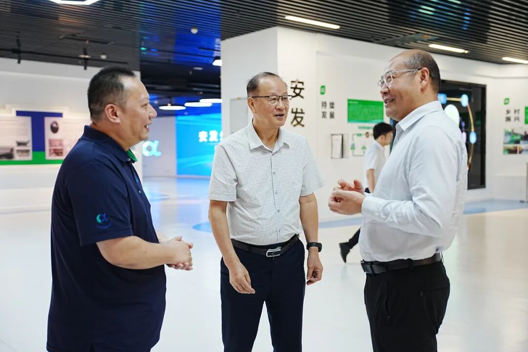 江苏省侨联主席刘标一行调研安发生物