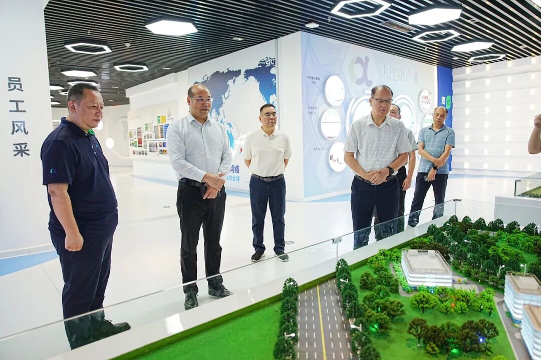 江苏省侨联主席刘标一行调研安发生物