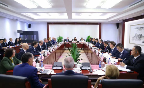 康宝莱CEO随美中贸委会代表团访华会见高层