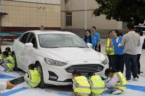 艾多美“艾是一道光”公益项目走进毕节市大方县黄泥塘镇第一小学