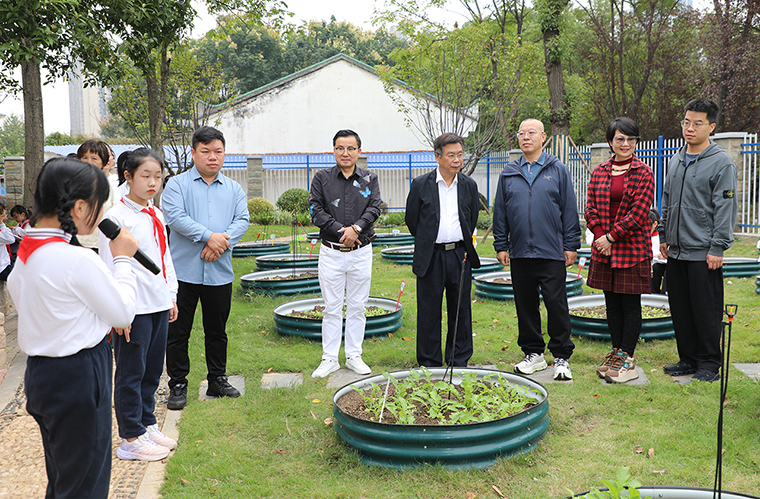 绿之韵公益基金会捐资20万助力长沙市芙蓉区育才第三小学耕读校园建设