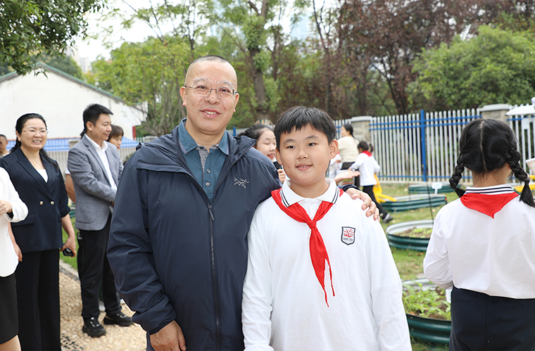 绿之韵公益基金会捐资20万助力长沙市芙蓉区育才第三小学耕读校园建设