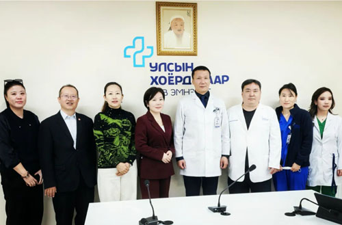 和治友德向蒙古国家第二中心医院爱心捐赠