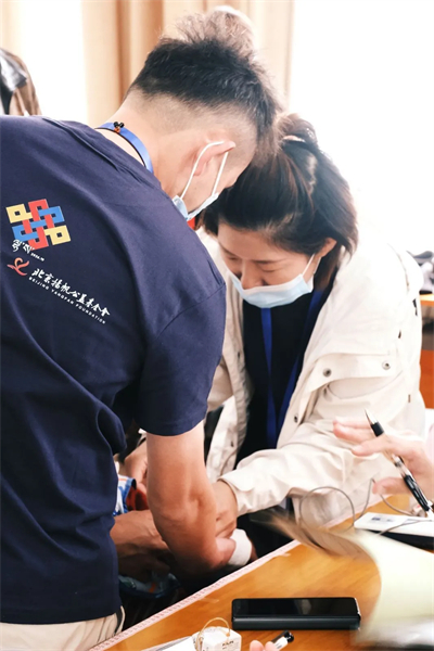 艾多美微笑行动温情落地西藏自治区人民医院