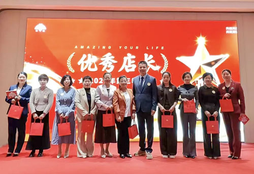 荣格2026第七届健骨公益行暨市场启动会举行